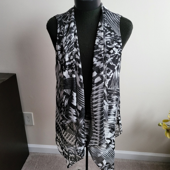Chico's Vests, set of 2, sz2 ,open front, elegant, lightweight, flowy - Picture 2 of 6
